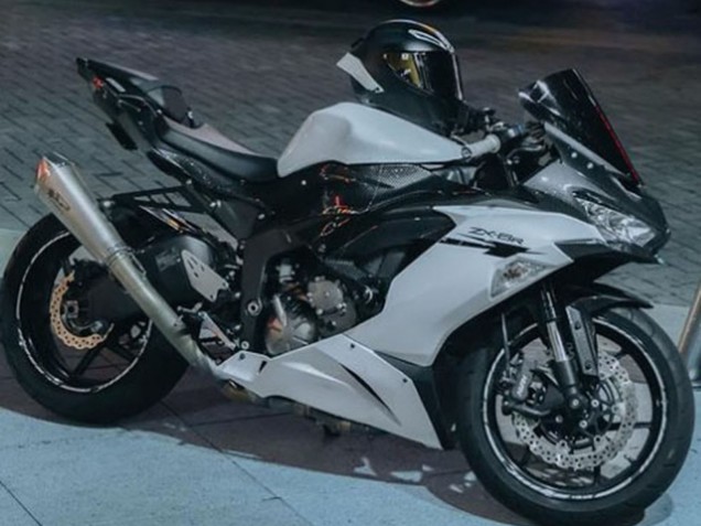 2019-2022 Kawasaki ZX6R Motorcycle Fairings - White Black Carbon Fiber